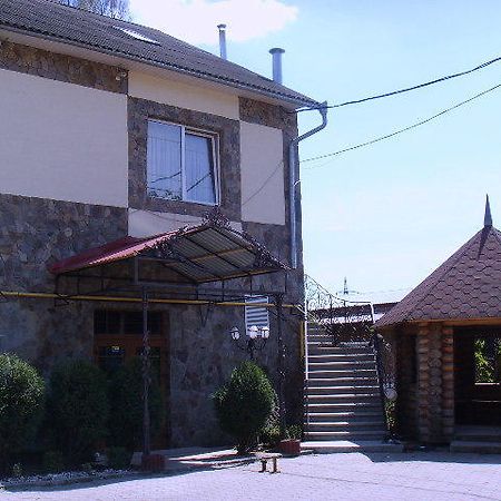 Dvorik Hotel Chernivtsi Exterior photo