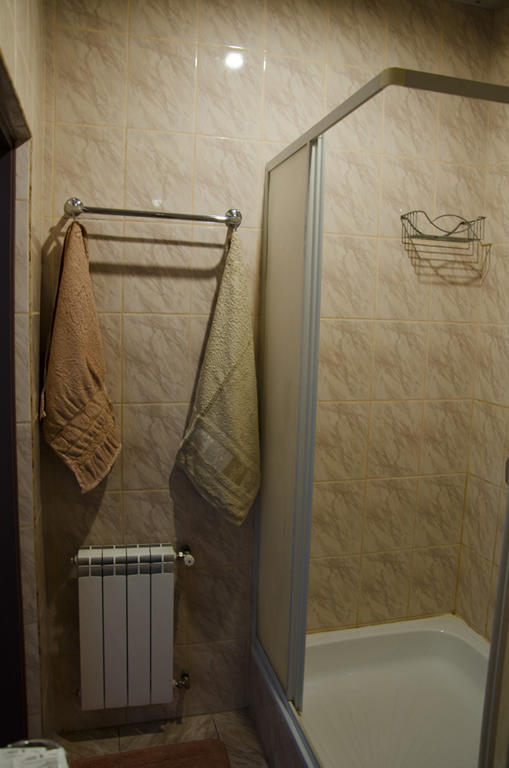 Dvorik Hotel Chernivtsi Room photo